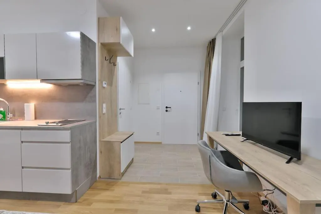 Vienna Lotus Apartments 0*,